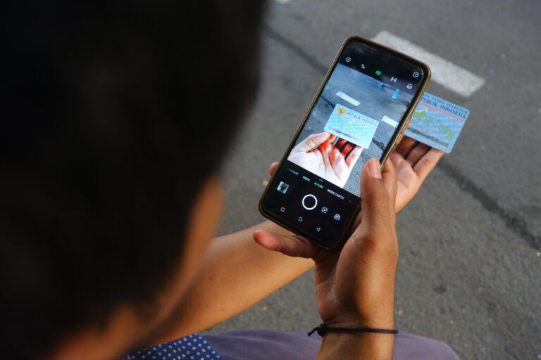 Simplify Customer Onboarding for Financial Services  